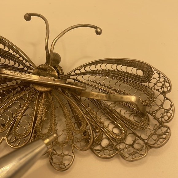 Vintage handmade sterling silver filigree butterfly brooch, very large p… - Picture 13 of 13